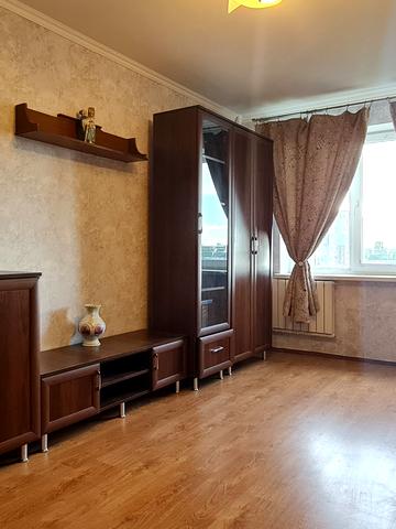 Романа Шухевича просп. (Генерала Ватутіна), 2-Б