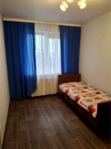 Анатолія Лупиноса вул., 33