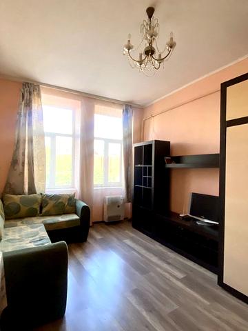 Крехівська вул., 8