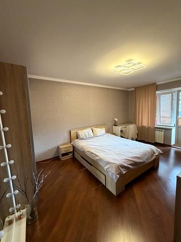 Драгоманова вул., 40