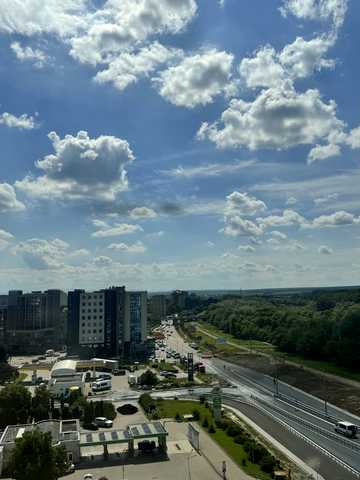 Надрічна вул., (Будинок 1)