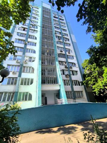 Італійський бульв., 1/1