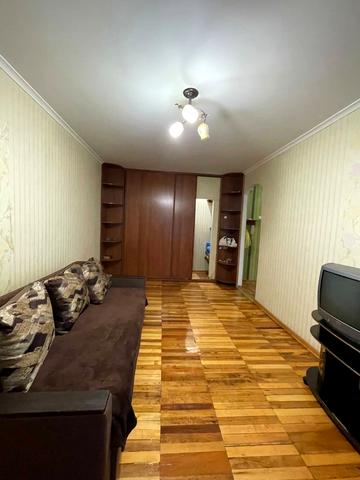 Автозаводська вул., 6