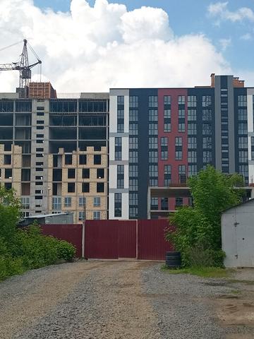 Андрія Первозванного вул. (Стахурського), 80