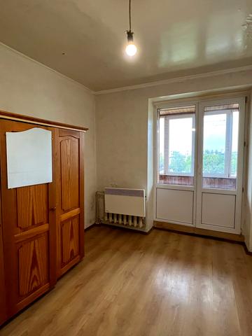 Володимирська вул., 2