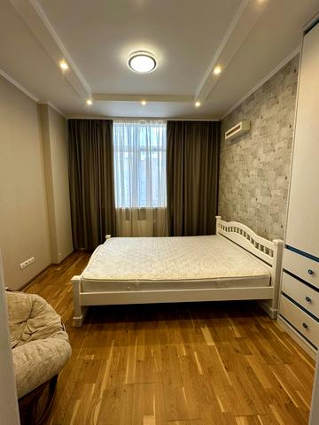 Сімї Кульженків вул. (Петра Дегтяренка), 35