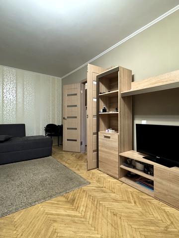 Миколи Василенка вул., 4