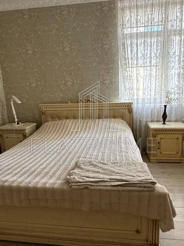 Єлизавети Чавдар вул., 8