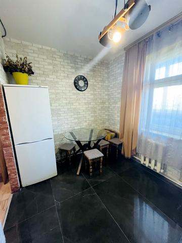 Леся Курбаса просп., 17