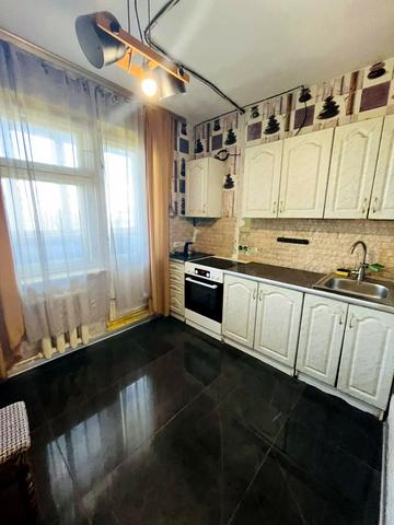 Леся Курбаса просп., 17