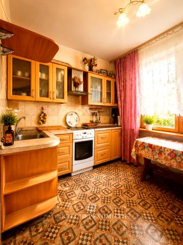 Степана Олійника вул., 7