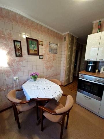 Героїв просп., 40