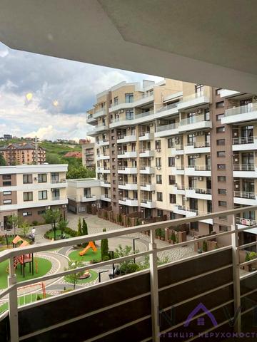 Університетська вул., 25
