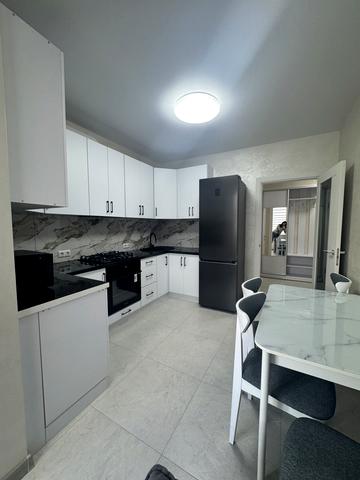 Озерна вул., (Будинок 1)