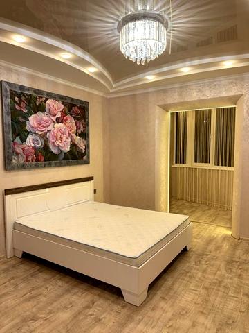 Володимирська вул., 1/2