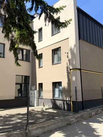 Левандівська вул., 11