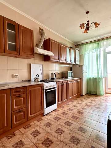 Степана Васильченка вул., 14