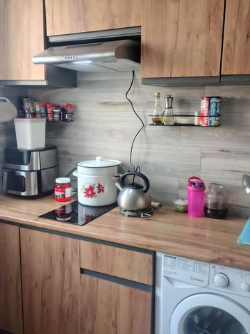 Академіка Глушкова просп., 27