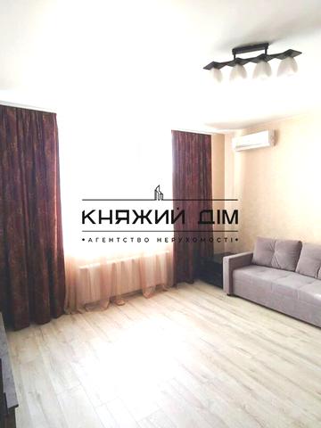 Вишгородська вул., 45/7