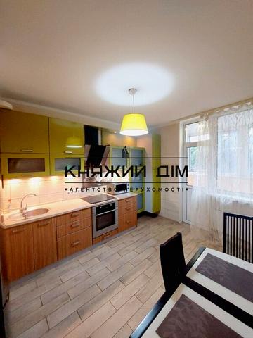 Авіаконструктора Ігоря Сікорського вул. (Танкова), 1