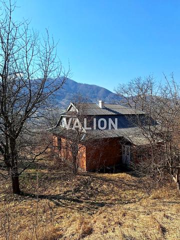 І.Франка, 3