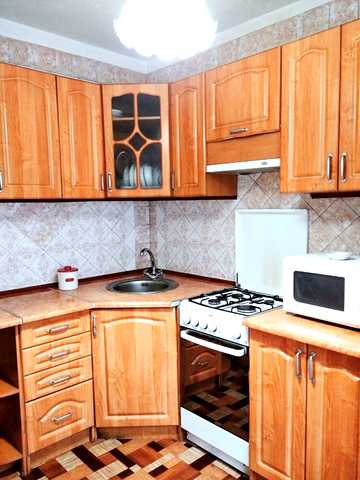Бородинська вул., 11