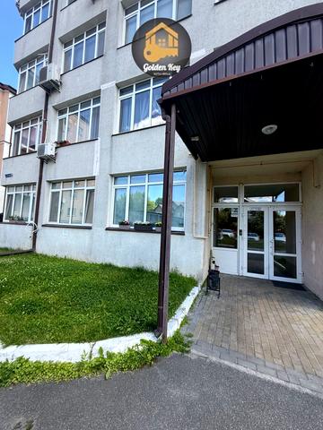 Яблунева вул., 10