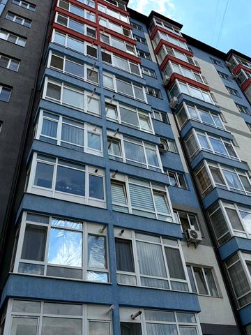 Гетьмана Петра Дорошенка вул., 22б