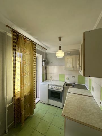 Ореста Левицького вул. (Академіка Курчатова), 8-Б