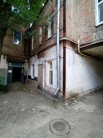 Степана Бандери вул. (Шмідта), 37