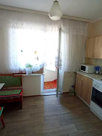 Райдужна вул., 33