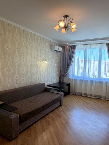 Бориса Гмирі вул., 17