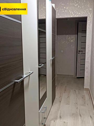 Айвазовського вул., 33