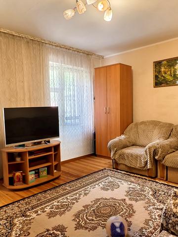 Склозаводська вул., 12