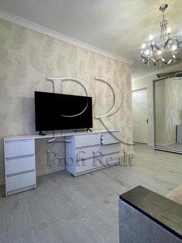 Валерія Лобановського просп. (Червонозоряний), 57