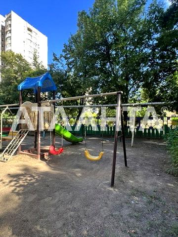 Академіка Корольова вул., 45/1