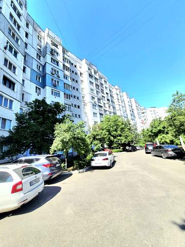 Героїв України вул. (Героїв Сталінграду), 36