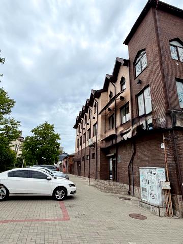 Василя Вишиваного вул. (Свєтлова), 28