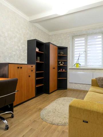 Михайла Старицького вул., 7