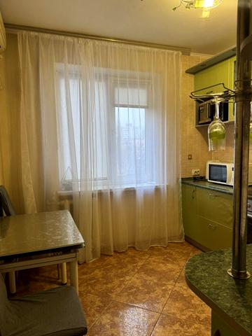 Академіка Сахарова вул., 42