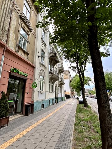 Степана Бандери вул. (), 61