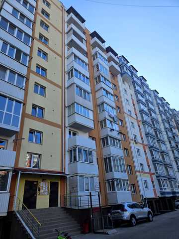 Гайдамацька вул. (Марфи Струтинської), 13-Б