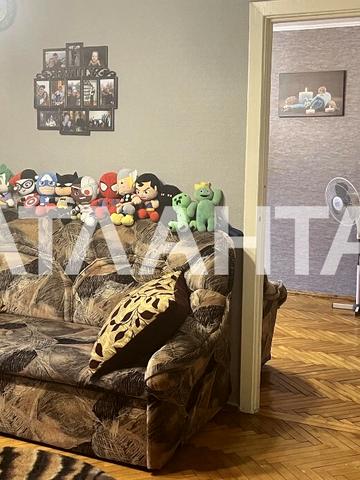 Академіка Заболотного вул., 1
