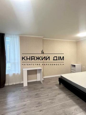 Михайла Максимовича вул. (Онуфрія Трутенка), 32-А