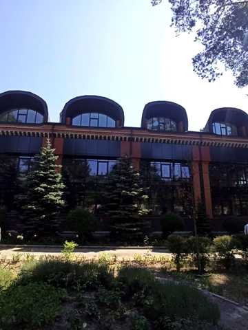 вул. Тараса Шевченка, 1