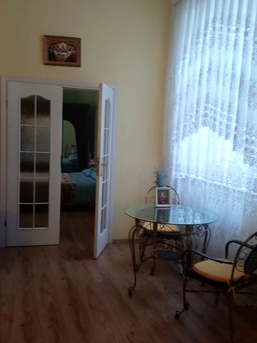 Переяславська вул., 25