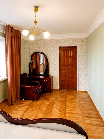 Лесі Українки бульв., 5