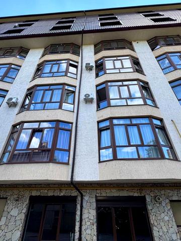 Академіка Ігоря Юхновського вул. (Гіпсова), 36в