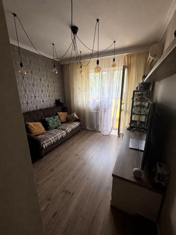 Європейського Союзу просп. (Правди), 8