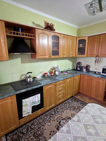 Незалежності бульв. (50 років Жовтня), 17